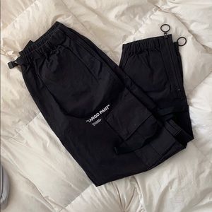 OFF-WHITE “MAIN LABEL” Cargo Pants